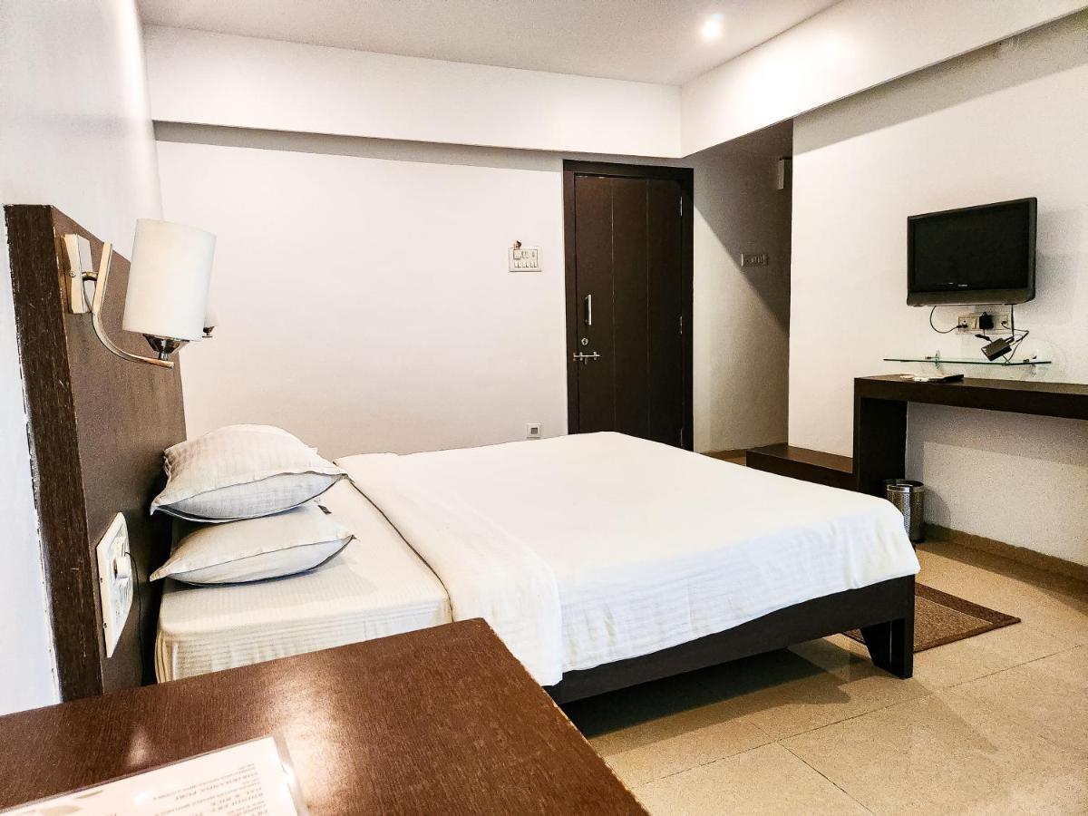 Hotel Rajwada Aurangabad Exterior photo
